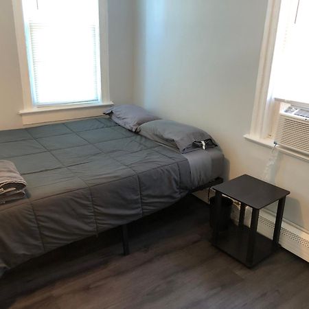 Private 2-Bedroom With Free Parking And Direct Bus To Nyc Manhattan Only 2 Blocks Away Linden Exterior photo