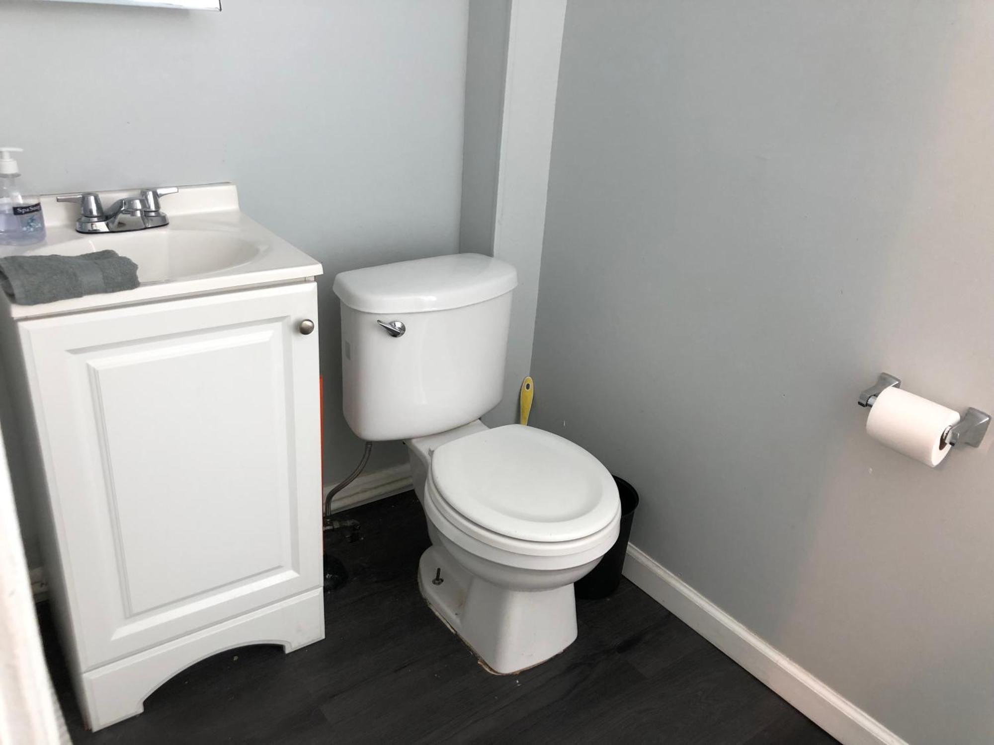 Private 2-Bedroom With Free Parking And Direct Bus To Nyc Manhattan Only 2 Blocks Away Linden Exterior photo