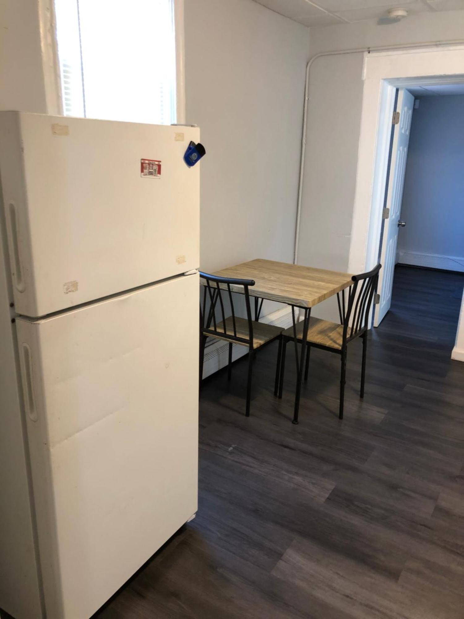 Private 2-Bedroom With Free Parking And Direct Bus To Nyc Manhattan Only 2 Blocks Away Linden Exterior photo