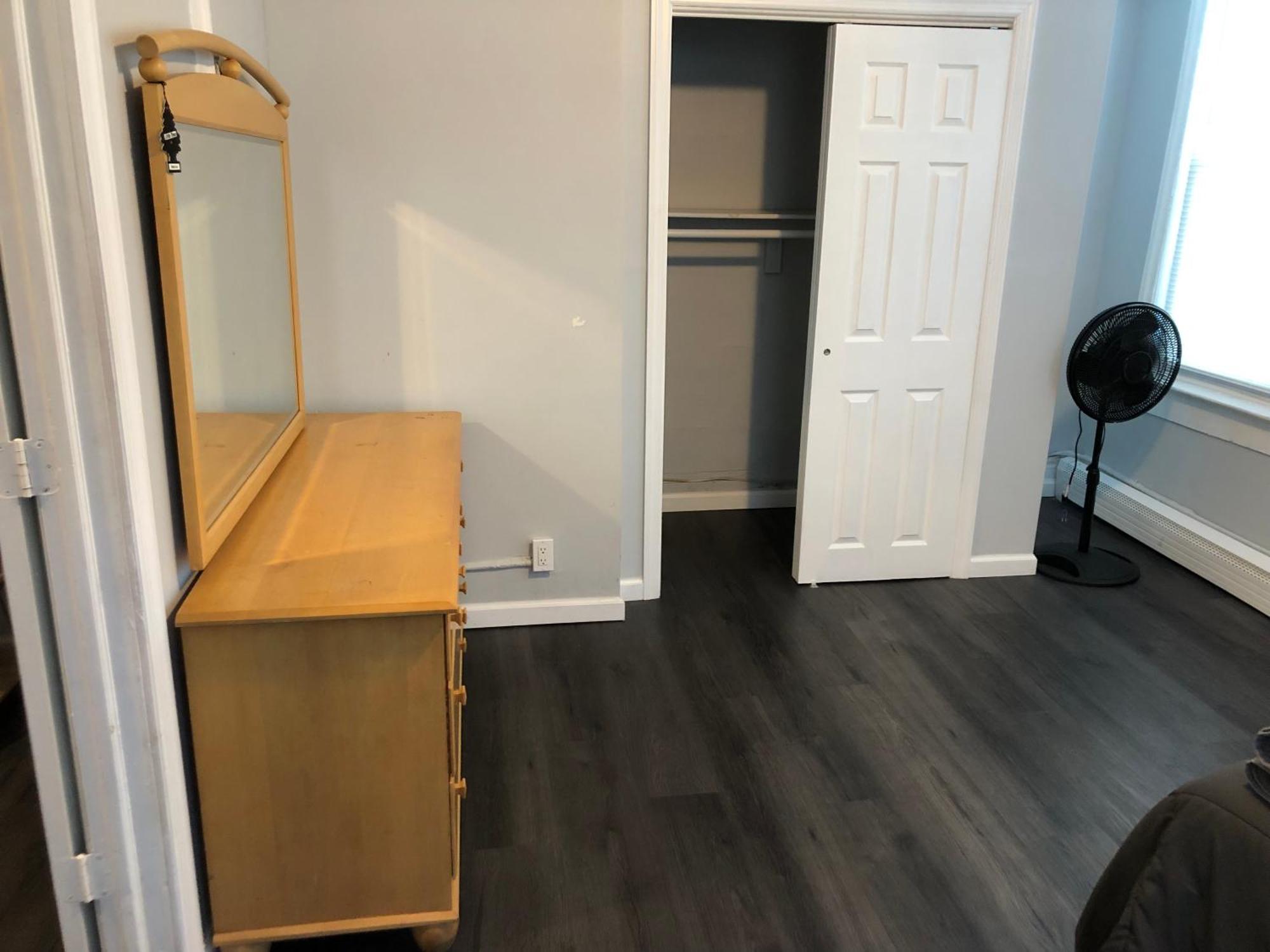 Private 2-Bedroom With Free Parking And Direct Bus To Nyc Manhattan Only 2 Blocks Away Linden Exterior photo